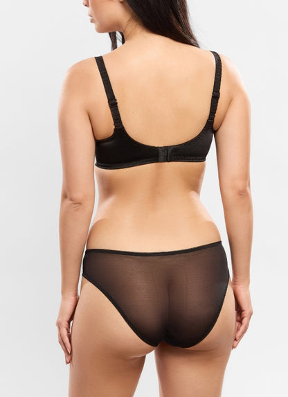 Amour Brief